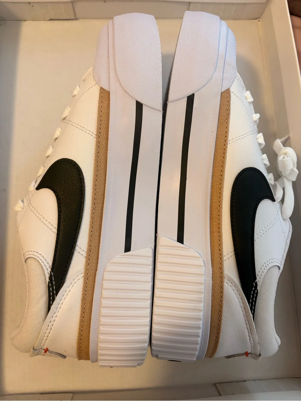 Nike White and Black Low-Top Sneakers